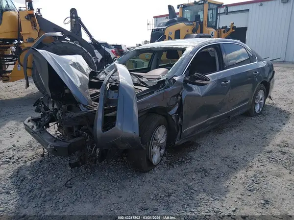 1VWAT7A34HC019686 2017 VOLKSWAGEN PASSAT - Image 2