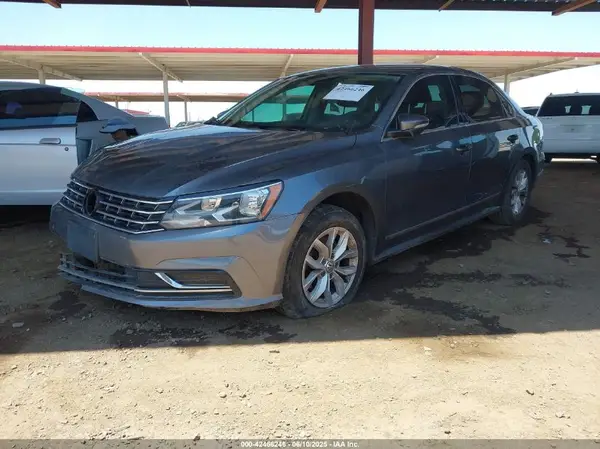 1VWAT7A34HC026962 2017 VOLKSWAGEN PASSAT - Image 2