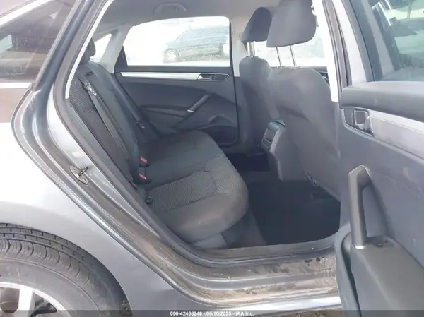 1VWAT7A34HC026962 2017 VOLKSWAGEN PASSAT - Image 8