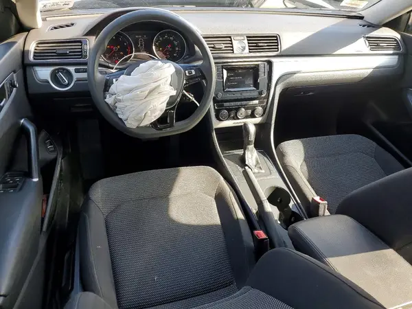 1VWAT7A34HC030011 2017 VOLKSWAGEN PASSAT - Image 8