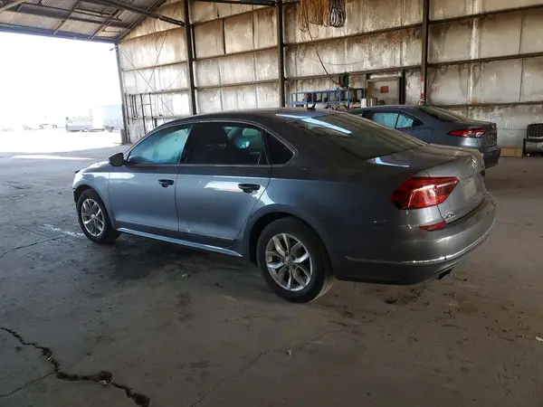 1VWAT7A34HC030655 2017 VOLKSWAGEN PASSAT - Image 2