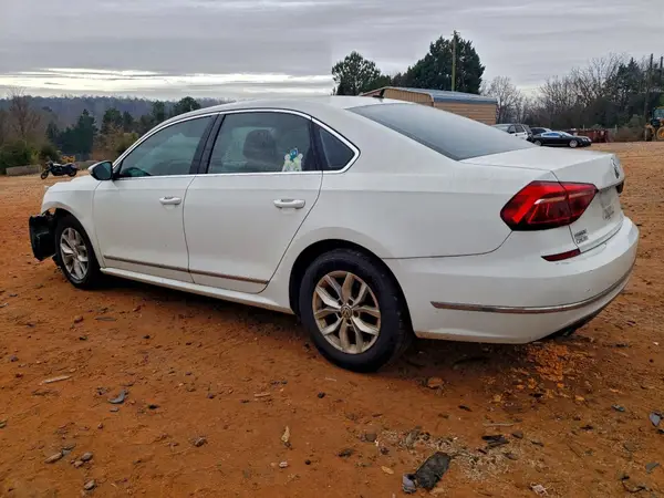 1VWAT7A34HC031370 2017 VOLKSWAGEN PASSAT - Image 2