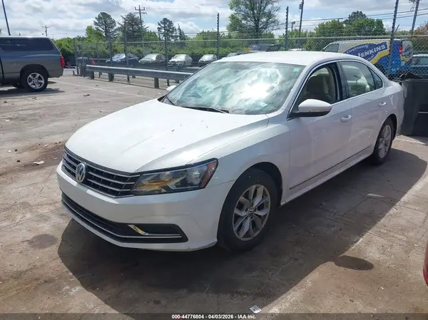 1VWAT7A34HC035418 2017 VOLKSWAGEN PASSAT - Image 2