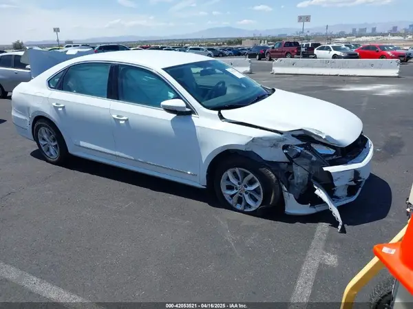 1VWAT7A34HC037234 2017 VOLKSWAGEN PASSAT - Image 1