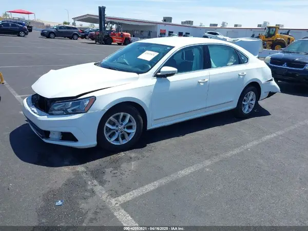 1VWAT7A34HC037234 2017 VOLKSWAGEN PASSAT - Image 2