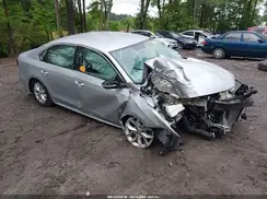 1VWAT7A34HC043468 2017 VOLKSWAGEN PASSAT