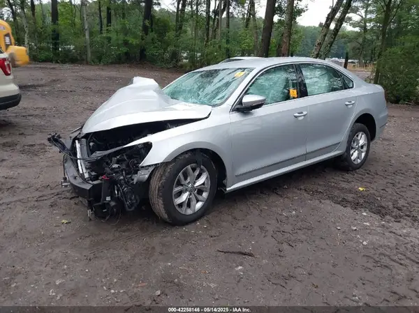 1VWAT7A34HC043468 2017 VOLKSWAGEN PASSAT - Image 2