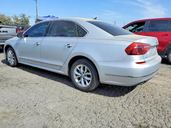 1VWAT7A34HC045365 2017 VOLKSWAGEN PASSAT - Image 2