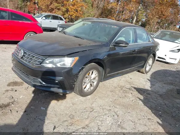 1VWAT7A34HC047357 2017 VOLKSWAGEN PASSAT - Image 2