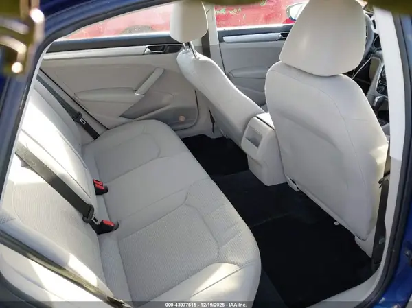 1VWAT7A34HC050954 2017 VOLKSWAGEN PASSAT - Image 8
