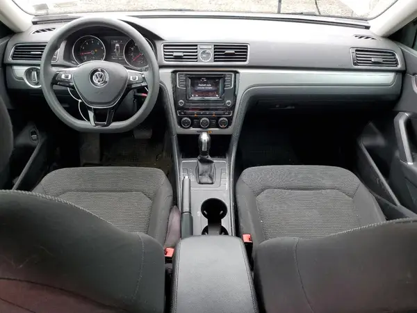 1VWAT7A34HC052770 2017 VOLKSWAGEN PASSAT - Image 8