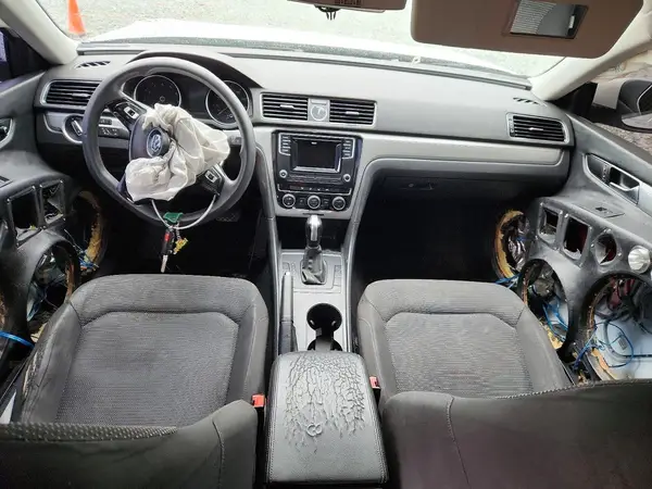 1VWAT7A34HC052896 2017 VOLKSWAGEN PASSAT - Image 8