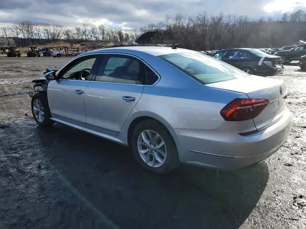 1VWAT7A34HC054163 2017 VOLKSWAGEN PASSAT - Image 2