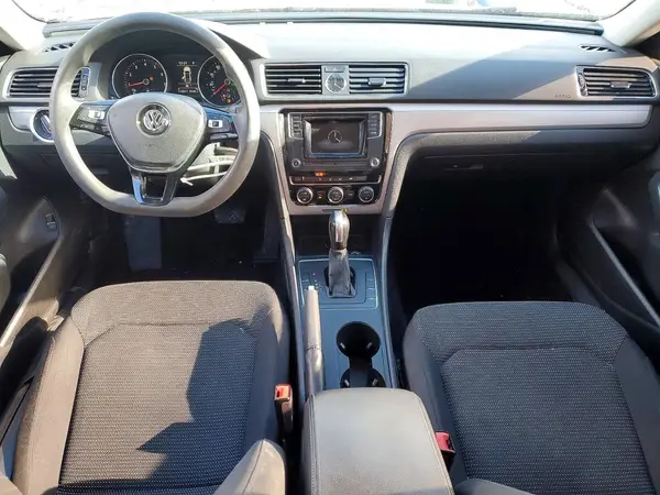 1VWAT7A34HC054163 2017 VOLKSWAGEN PASSAT - Image 8