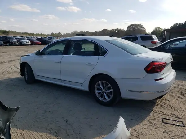 1VWAT7A34HC069312 2017 VOLKSWAGEN PASSAT - Image 2