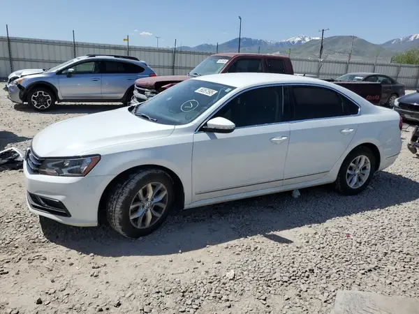1VWAT7A34HC070718 2017 VOLKSWAGEN PASSAT - Image 1