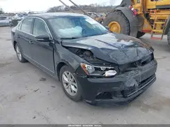 1VWAT7A34HC073621 2017 VOLKSWAGEN PASSAT