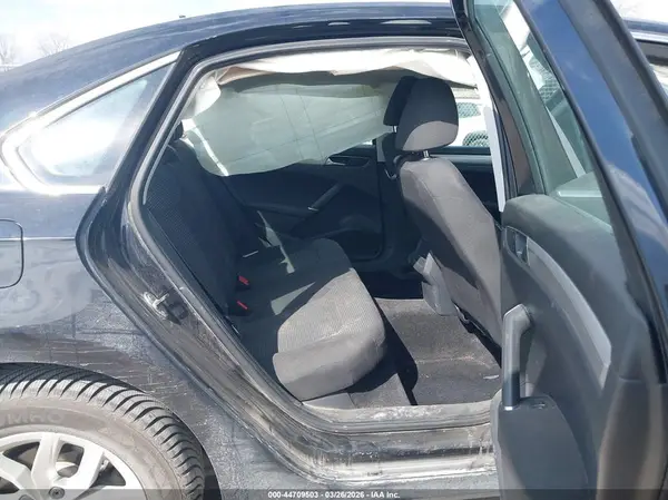 1VWAT7A34HC073621 2017 VOLKSWAGEN PASSAT - Image 8