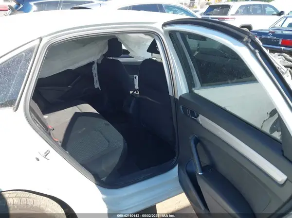 1VWAT7A34HC076972 2017 VOLKSWAGEN PASSAT - Image 8