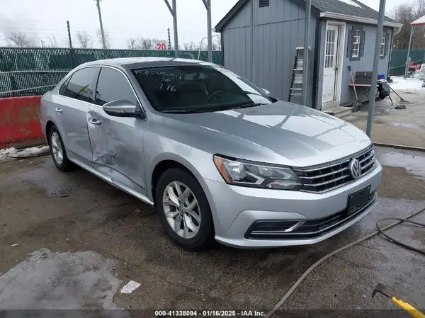 1VWAT7A34HC078334 2017 VOLKSWAGEN PASSAT - Image 1