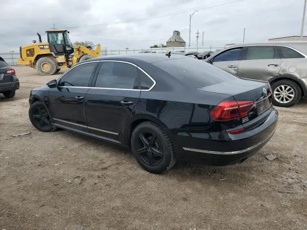 1VWAT7A34HC082576 2017 VOLKSWAGEN PASSAT - Image 2