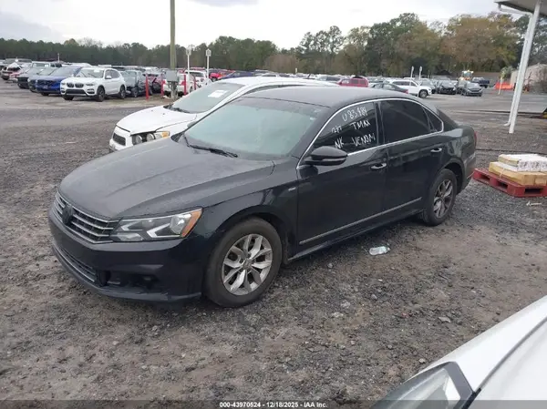 1VWAT7A34HC083484 2017 VOLKSWAGEN PASSAT - Image 2