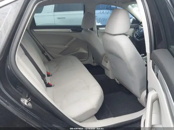 1VWAT7A34HC083484 2017 VOLKSWAGEN PASSAT - Image 8