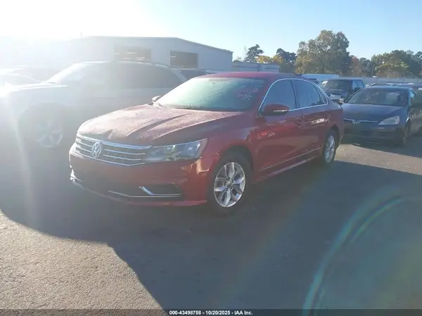 1VWAT7A34HC084702 2017 VOLKSWAGEN PASSAT - Image 2