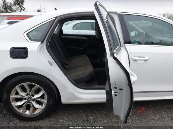 1VWAT7A35GC024541 2016 VOLKSWAGEN PASSAT - Image 8
