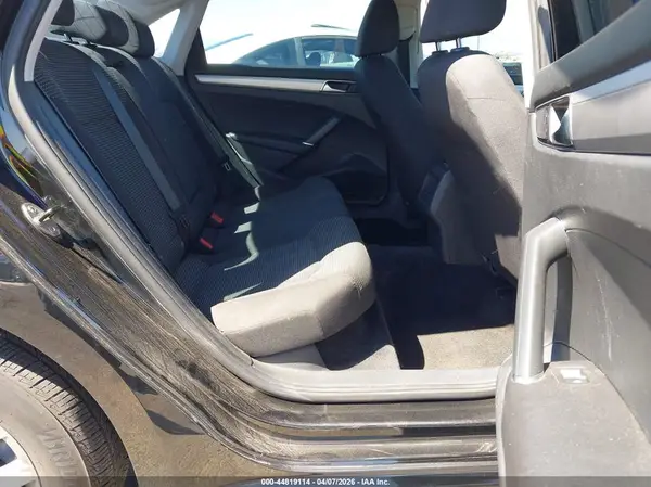 1VWAT7A35GC050606 2016 VOLKSWAGEN PASSAT - Image 8