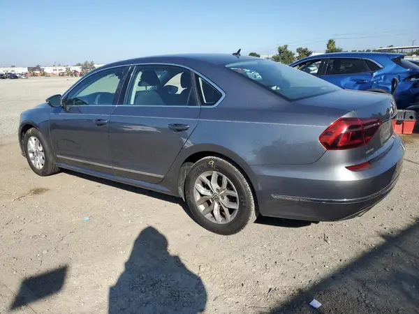 1VWAT7A35HC003013 2017 VOLKSWAGEN PASSAT - Image 2
