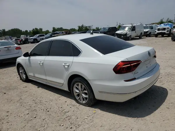 1VWAT7A35HC003058 2017 VOLKSWAGEN PASSAT - Image 2