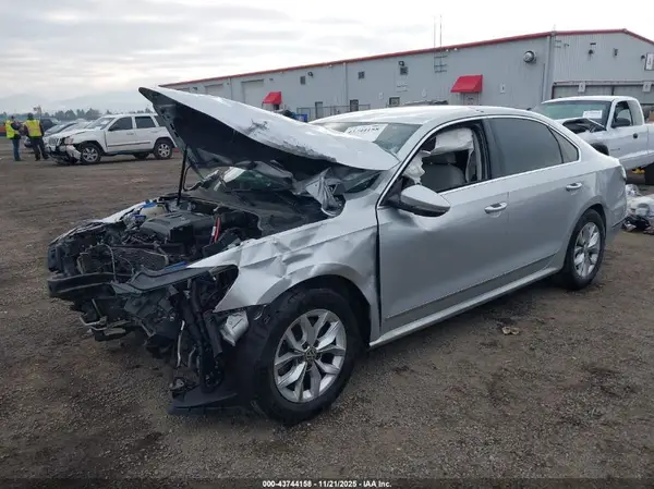 1VWAT7A35HC003660 2017 VOLKSWAGEN PASSAT - Image 2