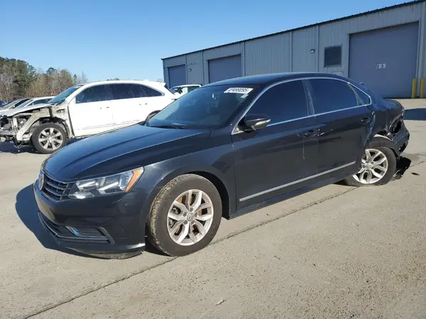 1VWAT7A35HC005604 2017 VOLKSWAGEN PASSAT - Image 1