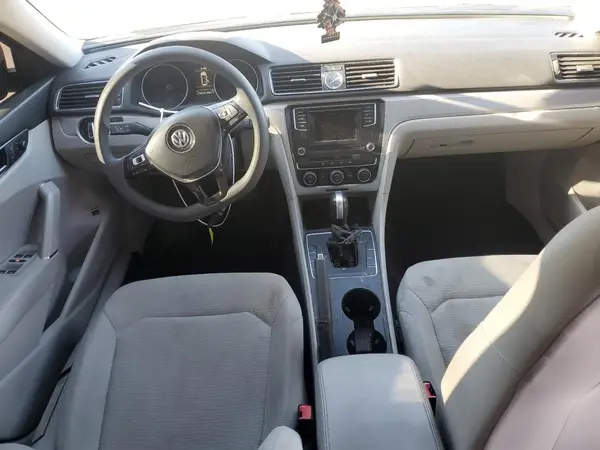 1VWAT7A35HC005604 2017 VOLKSWAGEN PASSAT - Image 8