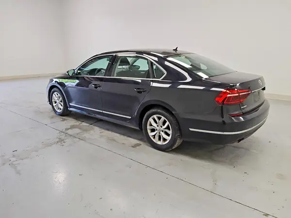 1VWAT7A35HC007787 2017 VOLKSWAGEN PASSAT - Image 2