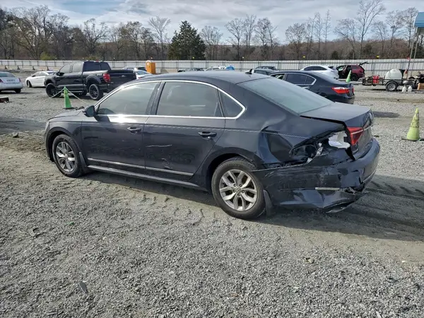 1VWAT7A35HC008857 2017 VOLKSWAGEN PASSAT - Image 2