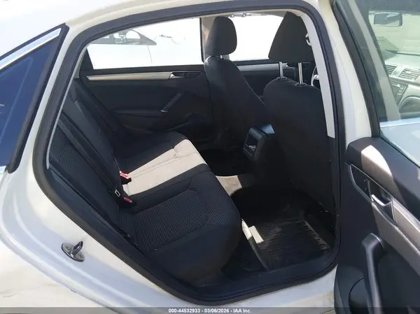 1VWAT7A35HC017915 2017 VOLKSWAGEN PASSAT - Image 8