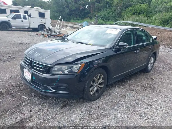 1VWAT7A35HC022161 2017 VOLKSWAGEN PASSAT - Image 2
