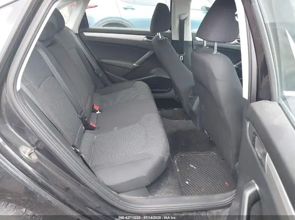 1VWAT7A35HC022161 2017 VOLKSWAGEN PASSAT - Image 8