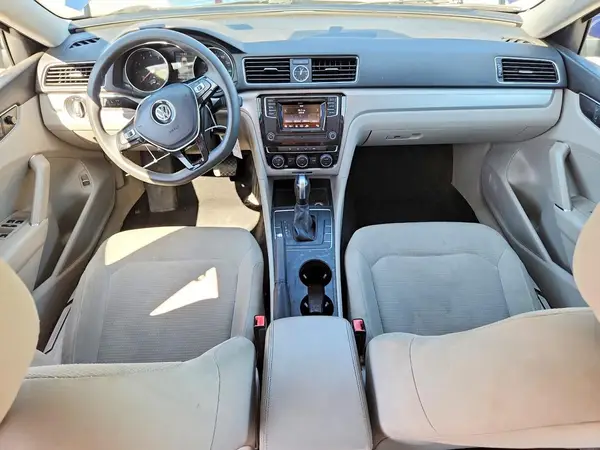 1VWAT7A35HC022340 2017 VOLKSWAGEN PASSAT - Image 8