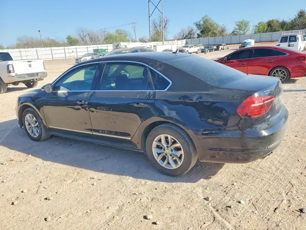1VWAT7A35HC026808 2017 VOLKSWAGEN PASSAT - Image 2