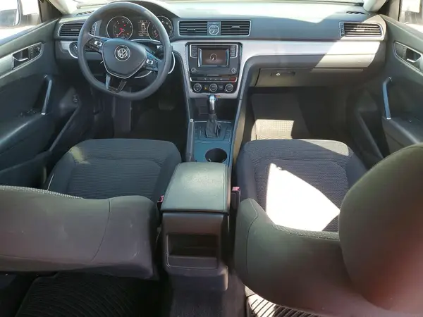 1VWAT7A35HC027618 2017 VOLKSWAGEN PASSAT - Image 8