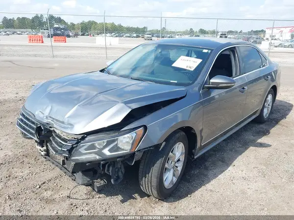 1VWAT7A35HC032673 2017 VOLKSWAGEN PASSAT - Image 2
