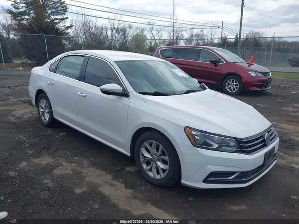 1VWAT7A35HC039297 2017 VOLKSWAGEN PASSAT - Image 1