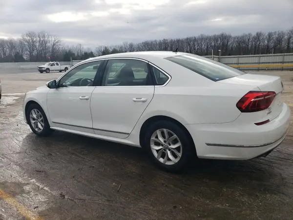 1VWAT7A35HC040188 2017 VOLKSWAGEN PASSAT - Image 2