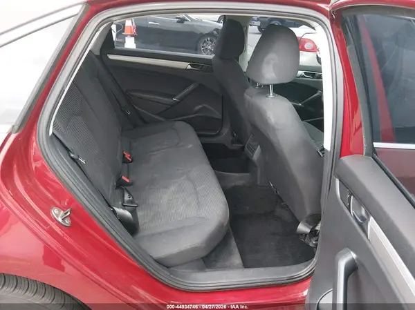 1VWAT7A35HC046766 2017 VOLKSWAGEN PASSAT - Image 8