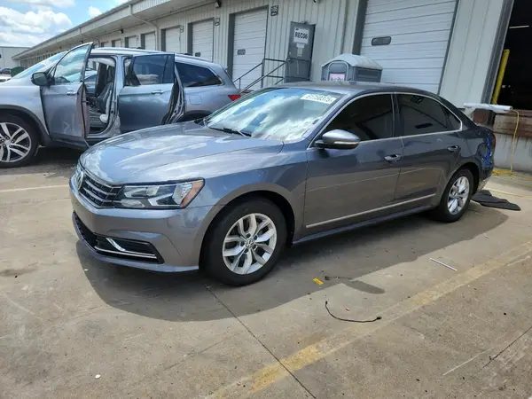 1VWAT7A35HC047903 2017 VOLKSWAGEN PASSAT - Image 1