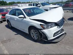 1VWAT7A35HC050543 2017 VOLKSWAGEN PASSAT
