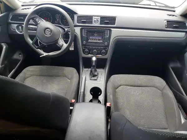 1VWAT7A35HC053149 2017 VOLKSWAGEN PASSAT - Image 8